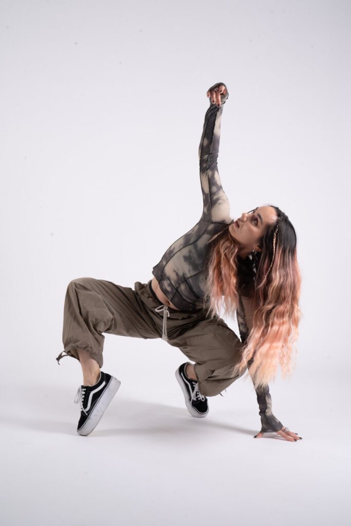 Yulia professeure d'afro house à S.W.A.G. Studio