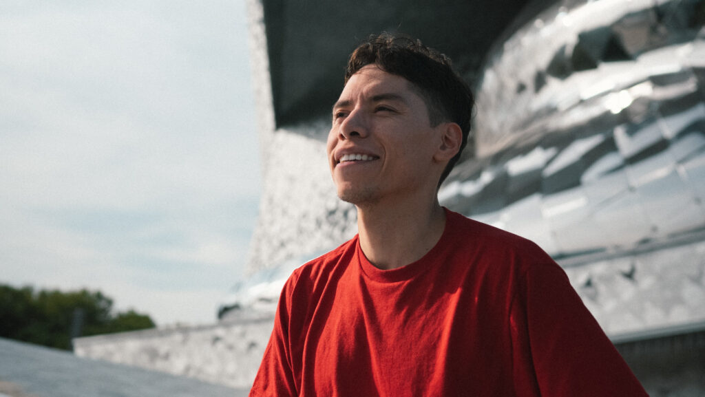 Roma, professeur de danse électro