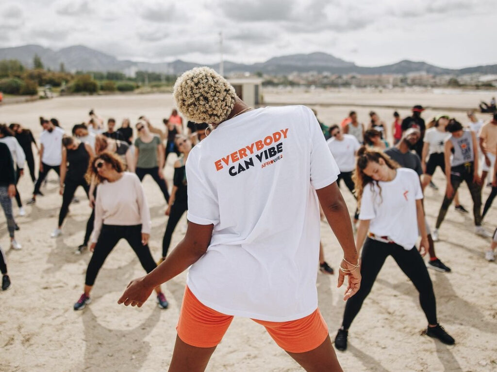 un cours d'Afrovibe sur la corniche de Marseille